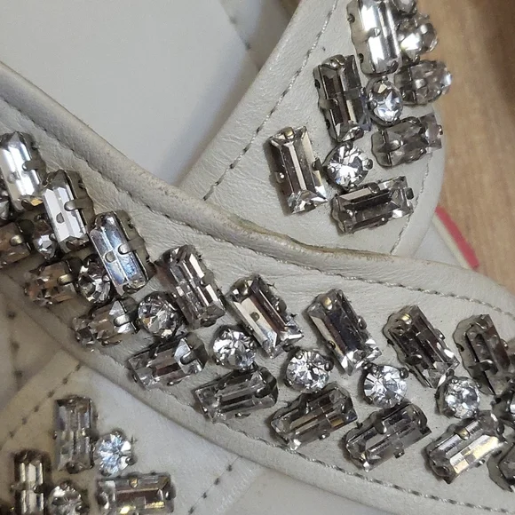 (SOLD)Authentic Prada white leather with crystal embelished slingback - Picture 4 of 5